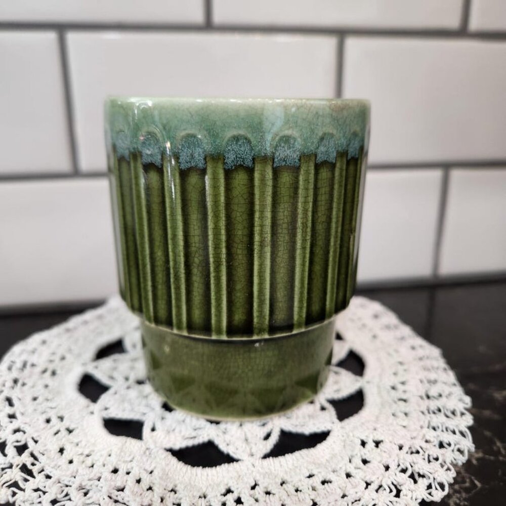 Vintage Avocado Green 1970s Retro Embossed Linear Drip Design Stacking Ceramic M - Picture 6 of 7